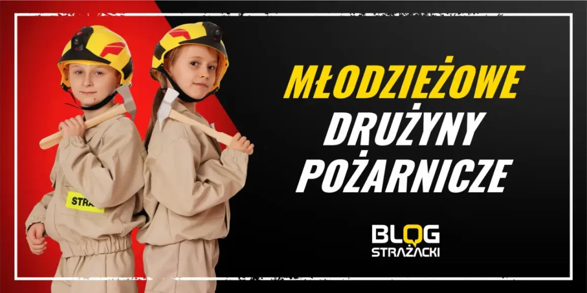 Dzieci w strojach strażackich z hełmami i siekierkami. Młodzieżowe drużyny pożarnicze - co to?